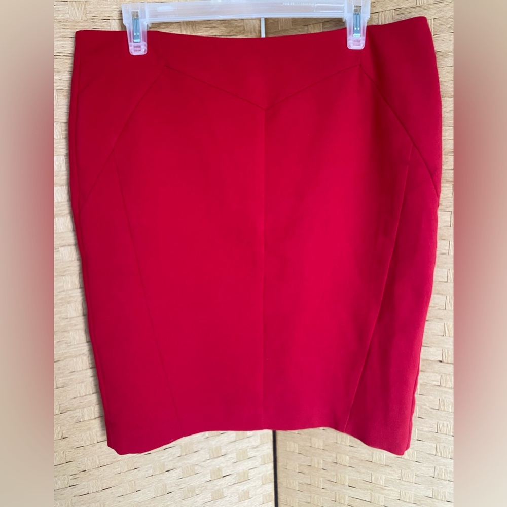 Worthington size 12 fully lined red skirt